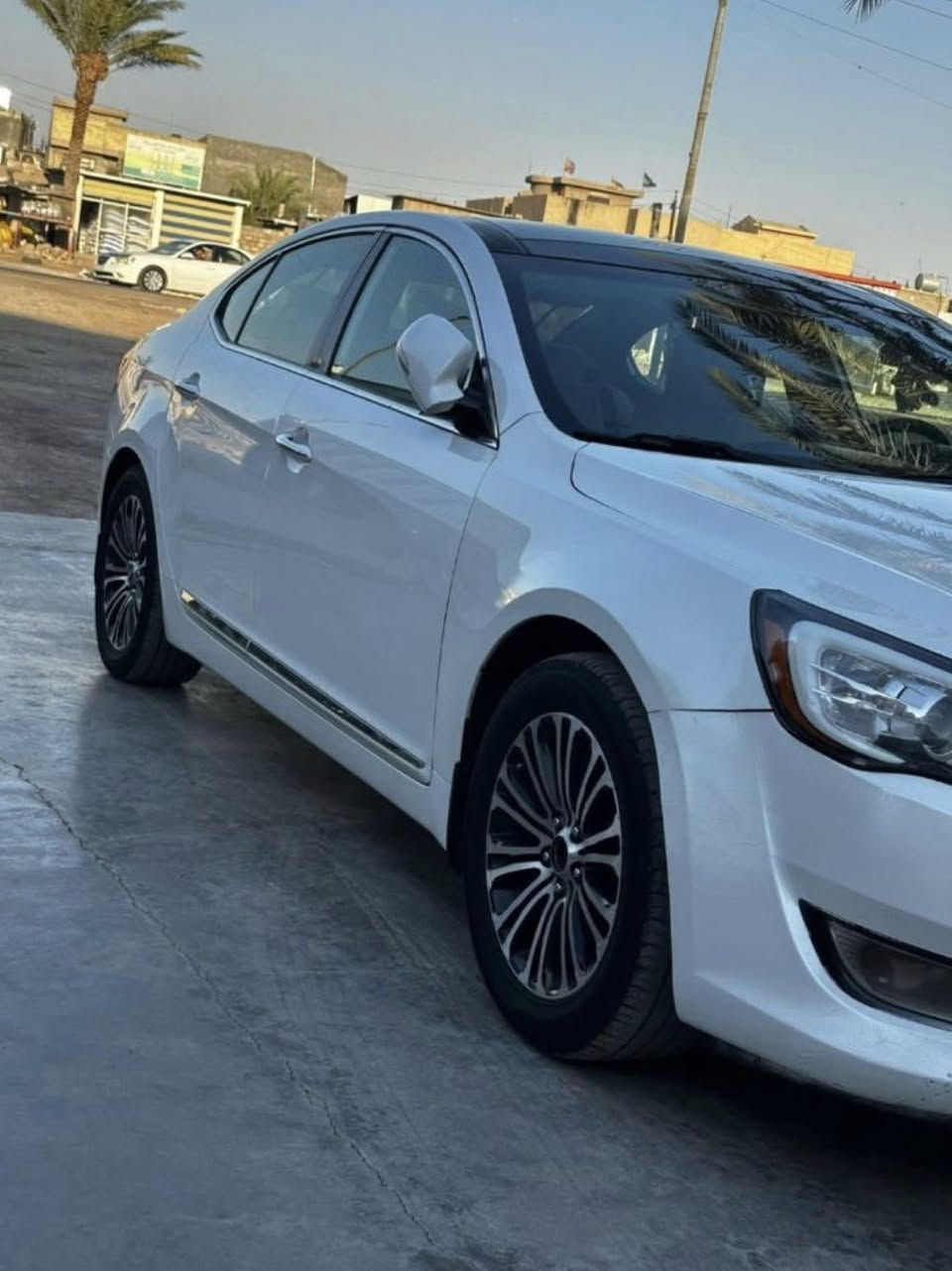 كيا كاتنزه 2012 وارد خليجي 
فول موصفات واحد عله واحد 

 بصمه بنورامهVli
كير مكينه حداديه تايرات خير من لله كله جديد 
السياره بيه قطعتين صبغ الجاملاغات الماميه واحد اكلير واحد صبغ بس رش بدون حادث كفاله من الحادث 
تدفئه تبريد بل كشنات 
السعر 125 وبيه مجال شي قليل ؟
***********
