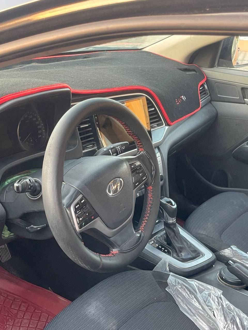 النتره ١٧
السياره نضيفه ودواخل كله جديد 
السياره ضربته بل بنيد موجوده بل صوره
مستعجل على بيعه بسبب الدين 
التبريد مو شغال ما اعرف شنو نقصه
رايده ب130 وبيه مجال حك الجيه والمداور عليه 
والتبريد عليه هم مالاتي مو شراي لا تكسر بل سعر 
***********
