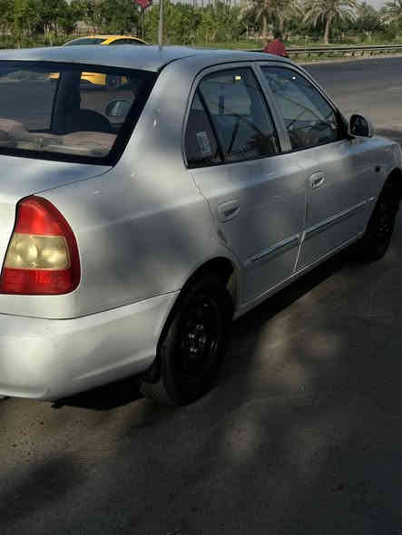 سلام عليكم فيرنه 2012 كير عادي 
تبريد ثلج 
مكفوله من الضربه فقط بيها ٣ قطع صبغ بدون دواخل 
مكينه بيها بخار  
الباقي مكفول 
مكاني بغداد الشعب 
السعر 68 وبيها مجال بسييط 
***********
