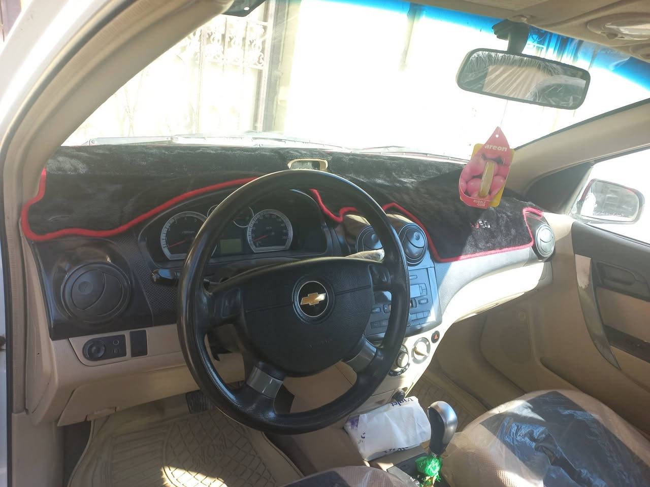 سيارة اڨيو للبيع موديل 2011 مفتوح گير اوتماتيك رقم قادسية دولي هزة جديدة السعر 77 وبيها مجال 
الرقم ***********
