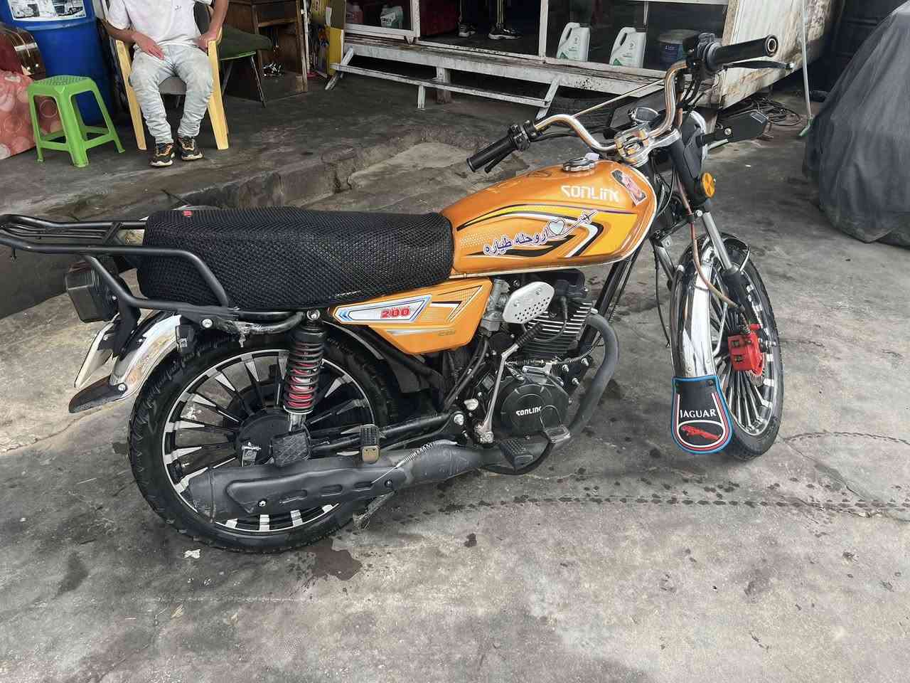 سلام عليكم دراجه للبيع ايرانيه موديل 2025 كفاله عامه أورق كامله مكينه 200C سعرها 750 شراي *********** مكان بغداد الحسينية مال راشديه سبب البيع عدم تفرغ
