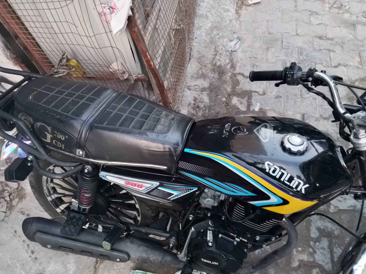 نقصها فقط ماشه 
للبيع فقط 
موديل 24شهر 12 نازله بل 25 اوراق فقط متترقم 
مبدل قبغ ملف فقط مكينه ما مفتوحه نضيفه نكره سلف شلعه معدل نضافه كامله فقط الماشه فاركه مابيها عواج بس فاركه يرادلها تبديل السعر 650وبيها مجال 
للاتصال *********** متوفر واتساب ويكون اليوم مكاني الاعضميه
