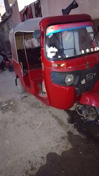 تكتك باجاج ١٨ مصبوغه عام تعمير بس دوس تكتك كامله شغاله بس كهربائيات ير...