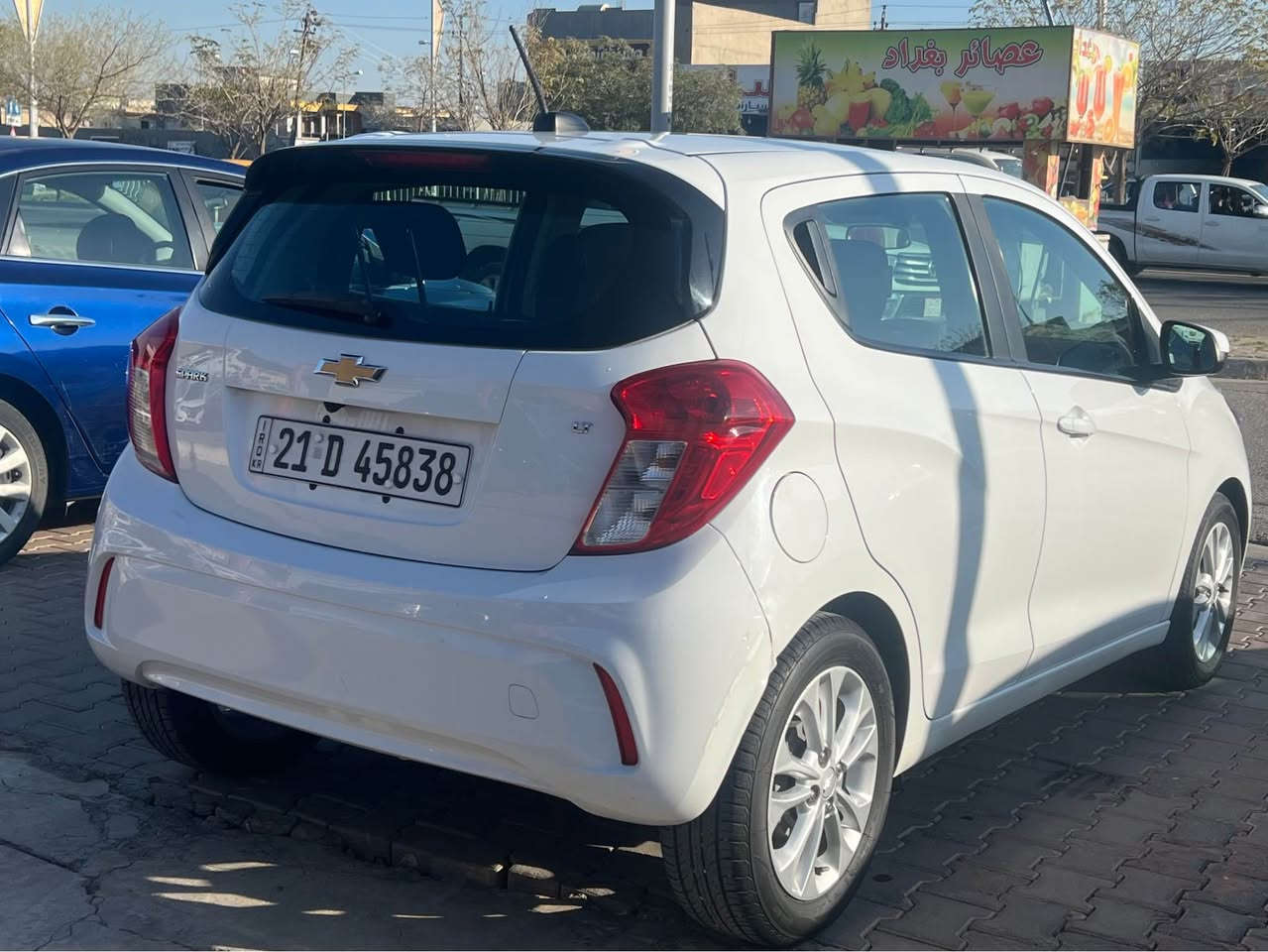 سلام عليكم 

شوفرليت سپارك 

موديل / 2021 

الضرر / باب سايق مبدل بلادي باقي السيارة كلشي مابيهه 

بطاقة بانزين موجود 

عداد السير / 64 الف 

تخم تايرات جديد 

بدون دواخل 

رقم صاحب السيارة / *********** كركوك, العراق
