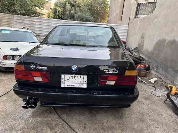 للبيع او مراوس حسب القناعه بي ام ٧٣٥ موديل ٩١ محرك ٦ سلندر كير اوتماتيك سياره فول مواصفات 
صدر كهربائيات كلها شغاله وجاهزه تبريد كامل داخل نضيف ويل كب فتحه سنتر لوك شغال سياره مكفوله من الضربه 

سياره بسم خالي متوفي ودا نمشي بجرائات القسام اله يكمل القسام يله احولها الي يحب يشتري اني حاضر 
السعر ٢٢ ورقه وبي مجال العنوان بغداد حي الخضراء 
***********
