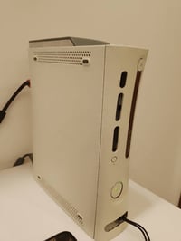 اسلام عليكم اكسبوكس 360للبيع نسخة الفات بي 50لعبه كلهم قويات محوله مال...