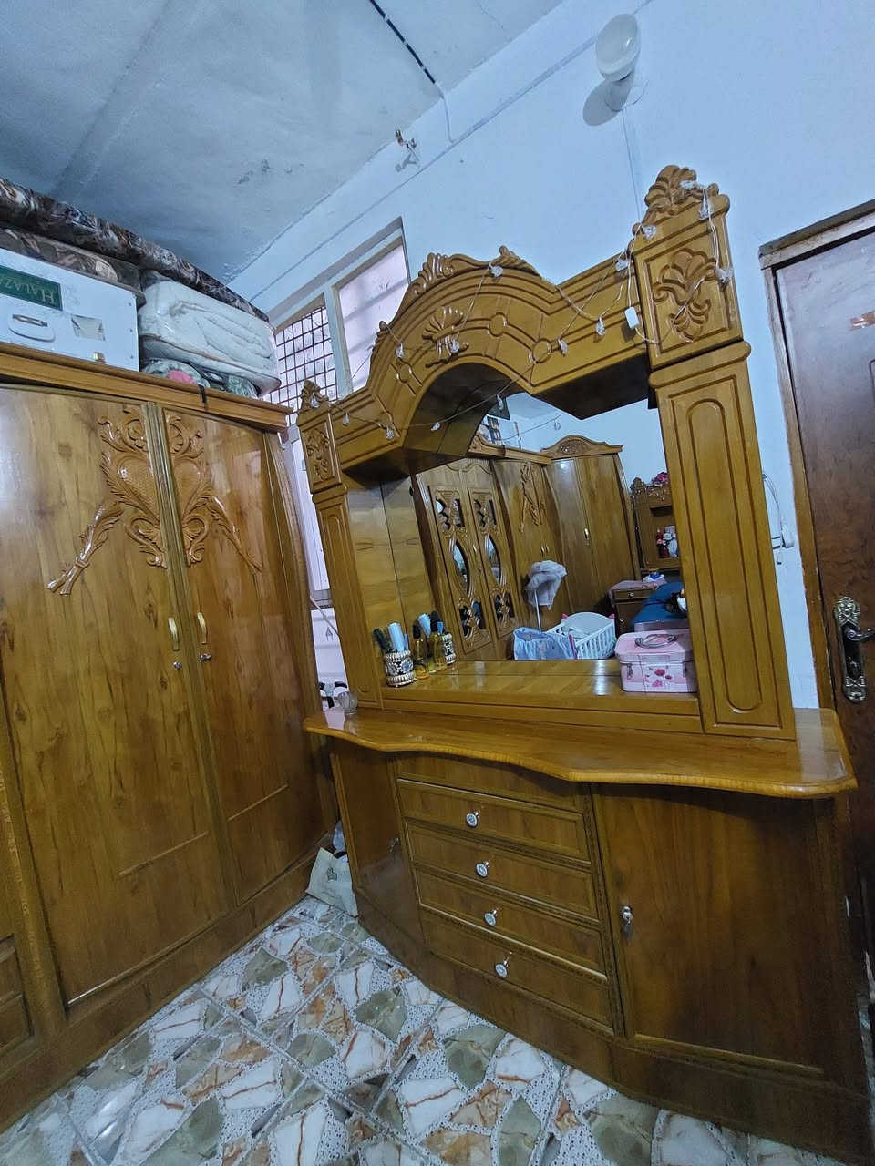 هذة اريد ابيعه غرفة جديدة ما صاره ٨ تشهر كلش نظيفة تسكام سعره ٣ملايين او نص


**إذا كنت صاحب هذا الإعلان وتريد حذفه لأي سبب، رجاءا أرسل رسالة إلى الدعم الفني**