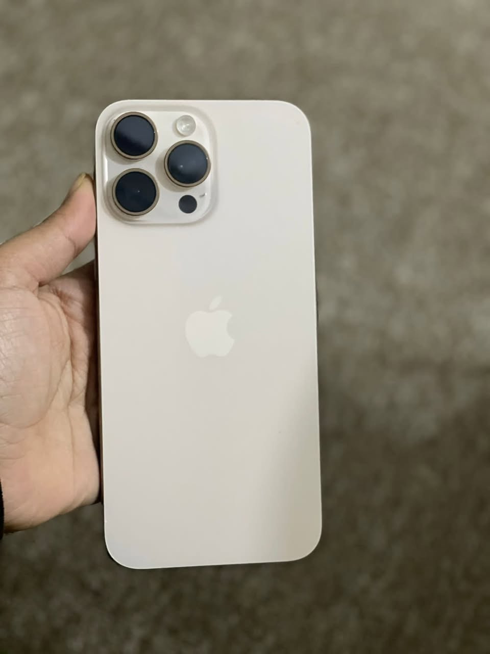 #مكلف_بالنشر 

16 برو ماكس 
ذاكره 256 
بطاريه99%
كلش نظيف وفول نظافة كفاله ماستر 
ملحقاته كامله كلها  
السعر مليون و300 وبي مجال كلش قليل

📞***********
