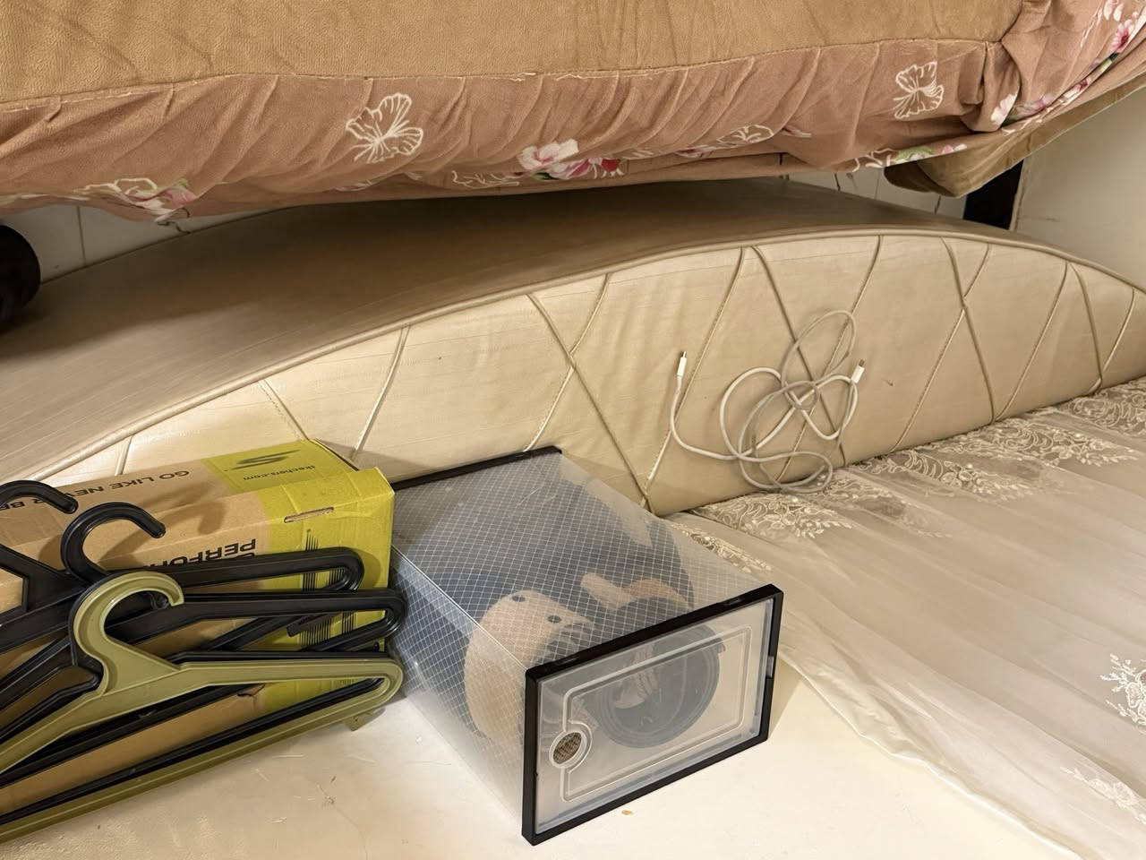 ‏سلام عليكم شباب غرفة نوم تركية السعر 1,000,500 
رقم ***********هاذا رقم بس رصيد 
غرفه نوم عشر قطع وبيه مجال ￼
