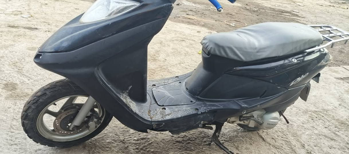 السلام عليكم دراجه هوندا رص ياباني مبيع مستعجل كلشي مابيها محرك وكشر بس بيها ملاحضات بسيطه الدراجه شغل نكره صلف كهربائيت وكلشي شغال سعرها 275 وبيها مجال شي بسيط للشراي تواصل وياي علهاذة رقمي ***********

