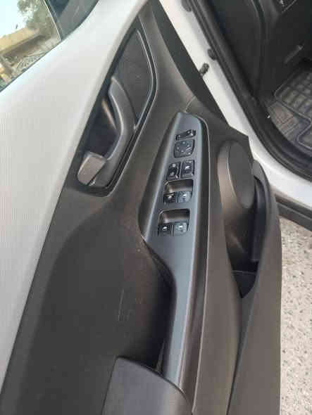 كونا 2021 محرك 2000 دوش كير يجي At مو سي في تي. ماشية 27 الف سيارة جديدة جدا بدون ايرباك رقم بغداد حادث دعامية مبدلة نفس اللون وشبر فوك لايت امامي ايسر سعر من الاخير حتى لااتعبك ولا اتعبني 140 ورقة لون ابيض داخل لونين بأسمنا *********** بغداد زيونة 
اقل من 140 رجاءا لاتتصل لان داابيع بسعر الاسود الطاك ايرباكاتها
