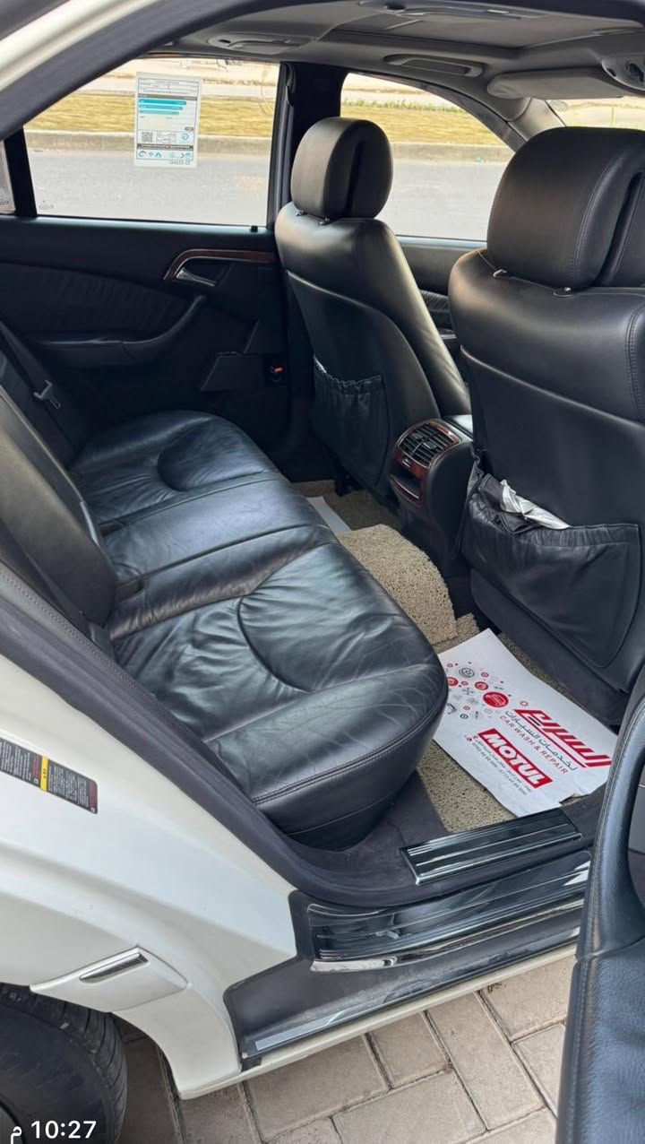 عندي مرسيدس غواصة للبيع موديل 2004 جديدة بمعنى الكلمة وارد يابان ع وضع الشركة جاهزة من كلشي مكينة وكير وحدادية وتبريد وجوبلسات كله بشرط استخدام شخصي واكيد جناية الغواصة يعرفون مواصفاتها بدون اي حادث والسيارة رقم سليمانية وباسمي مكان السيارة بغداد/ المنصور للاستفسار اكثر اتصل وتدلل والمحرك S500
رقم الهاتف *********** او بيه واتساب 
تحياتي للجميع وآسف ع الاطالة
