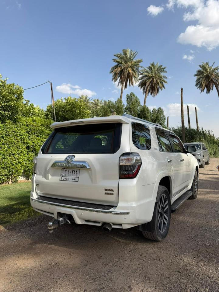 للبيع 4runner وارد امريكي موديل ٢٠١٩
جديدة جدا حادث دعامية وبنيد معروضة ب ٢٨٠$ ورقة وبيهة مجال 
للتفاصيل اكثر اتصل على الرقم ***********
