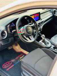 من رخصت الادمن للبيع سيراتو خليجي موديل 22 ماشيه 37الف حداديه جديده تخ...