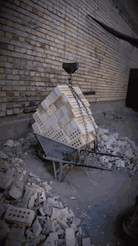 سلام عليكم ورحمه الله وبركاته احنه عمال ونج تصعيد جميع مواد طابوك رمل حصو كاشي شتايكر  هاذ رقمي متواجد واتساب ***********
