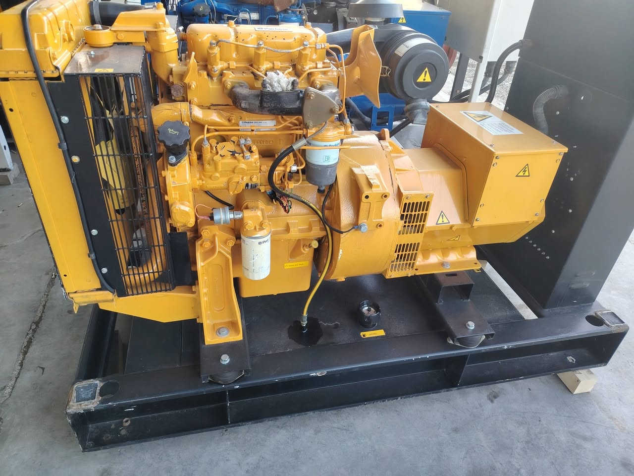 تم بحمد الله تعالى وصول مولد بيركنز ٣سلندر سيت ابلادي نظام حماية كامل تشغيل أو إطفاء ذاتي مكينة أوربية غير مشتغل بالعراق نضام ATSكامل
27KVA
نظافة 90%
كاتم نسبة الكتم 90 %
الكاتم زيرو انتاج عراقي
زورنا في موقعنا ديالى بعقوبة الصناعة الثانية مقابيل نهاية حي المعلمين
للاستفسار الاتصال على الأرقام التالية
***********
***********
من الله التوفيق
