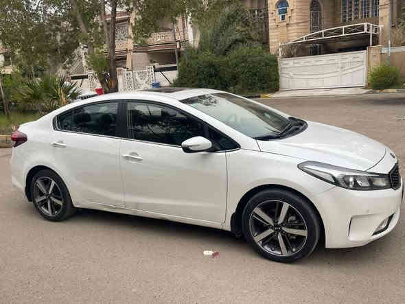 كيا سيراتو 2017 وارد ايراني اصل خليجي..
كفاله من الصبغ والتبديل وحتى من الشخط من الزيرو باسمي.. 
ماشيه 40 الف شرط تراي مال جديد 
فول موصفات اعلى فئه VIP..
بصمه..
محرك 2000 دوش..
كراسي كهرباء وكشن السايق خزن ميموري..
تبريد تدفئه بل الكشنات..
راذارات امامي جانبي وتوقف ذاتي..
فتحة سلايد..
مري شفط وترحيب..
سماعات انڤنتي..
شاشه وكامره بلاد جي بي  S
 البجم لد والبك لايت لد كامل.
تبريد خلفي امامي ومنفصل وشاشه لمس.. 
خمسه ويل كب والسبير منازل.
اللايت زنون وعدسه بلاد.. 
تدفئه بل الدركه.. 
حساس خلفي امامي ويطلع بل الدشبول ياشر.. 
شاشة اعطال بل الدشبول.. 
دكمة مود درايف 3 وضعيات..
ترحيب عند الاقتراب بل المري ويدات البوب.. 
السياره بعد مبيه موصفات كله بلاد هاي جنايتها يعرفوها
الشراي يتصل ومكاني بغداد حي الجهاد السياره جديده بمعنه الكلمه وين يعجبك نفحص.. 
... ***********....
