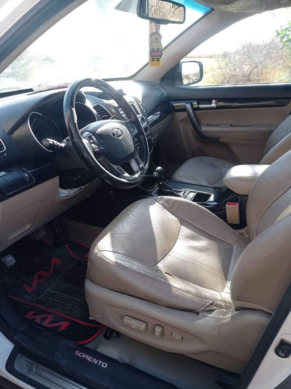 السلام عليكم للبيع كيا سورنتو 2014 مكفولة كفاله عامه فول مواصفات واحد على واحد محرك 2400 السعر 165 رقم *********** المكان بغداد اليوسفية من رخصت الدمن
