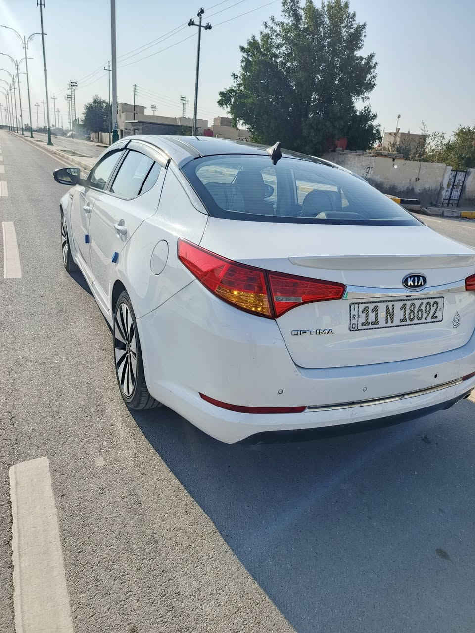 السلام عليكم 
اوبتيما 2012 وارد خليجي فول 
بانوراما 
بصمه
لايت زنون 
مري شفط
تحكم ستيرن 
شفتات ستيرن 
مكينه 2000 دوش كفاله كير ومكينه
تخم تاير جديد   
سنويه لل2030 بأسمي مداور ثاني يوم 
رقم إنكليزي بغداد
 ويل 17 السعر 135
مكانها الناصرية ناحية المنار 
رقم الهاتف***********
