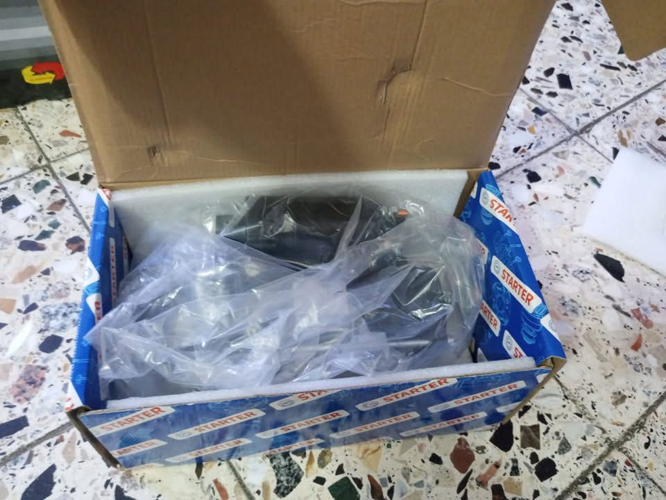 سلفات عدد 2 جديدات سعر ١٥٠ الواحد
ودايمنو 125 الف 
مكاني بغداد الزعفرانيه 
***********
