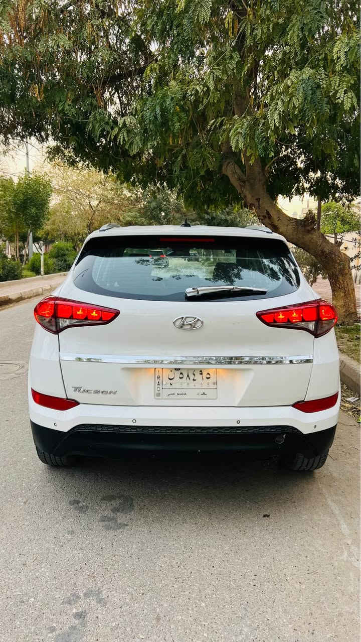 السلام عليكم توسان وارد امريكي بدون حادث فقط رش قطعتين بالعراق 2017 ماشيه 95 الف كير محرك مكفولات حدادية تبريد تاير جاهزة سعر 145 اي استفسار اتصل *********** بغداد, العراق
