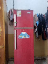 ثلاجه ثلج سعر 300 وبي مجال الرقمي 07802533219