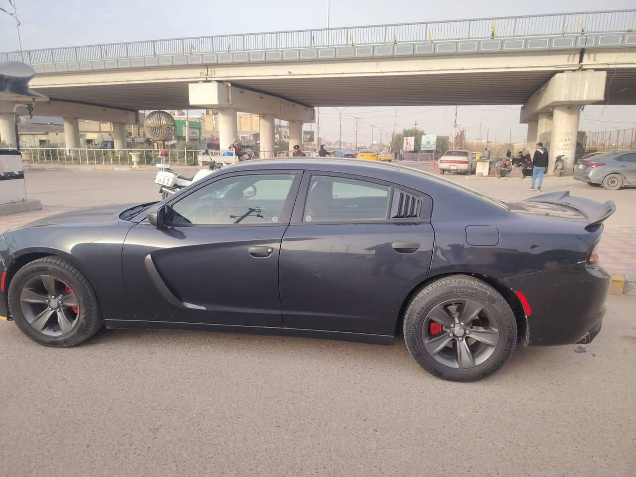 سلام عليكم جارجر لبيع موديل 17خليجي رقم مثنئ بسمي جاهزة كير مكينه حداديه أمامي خلفي تخم تأير سياره جاهزه من كلشي  مكان رميثه سعر خاص ***********
