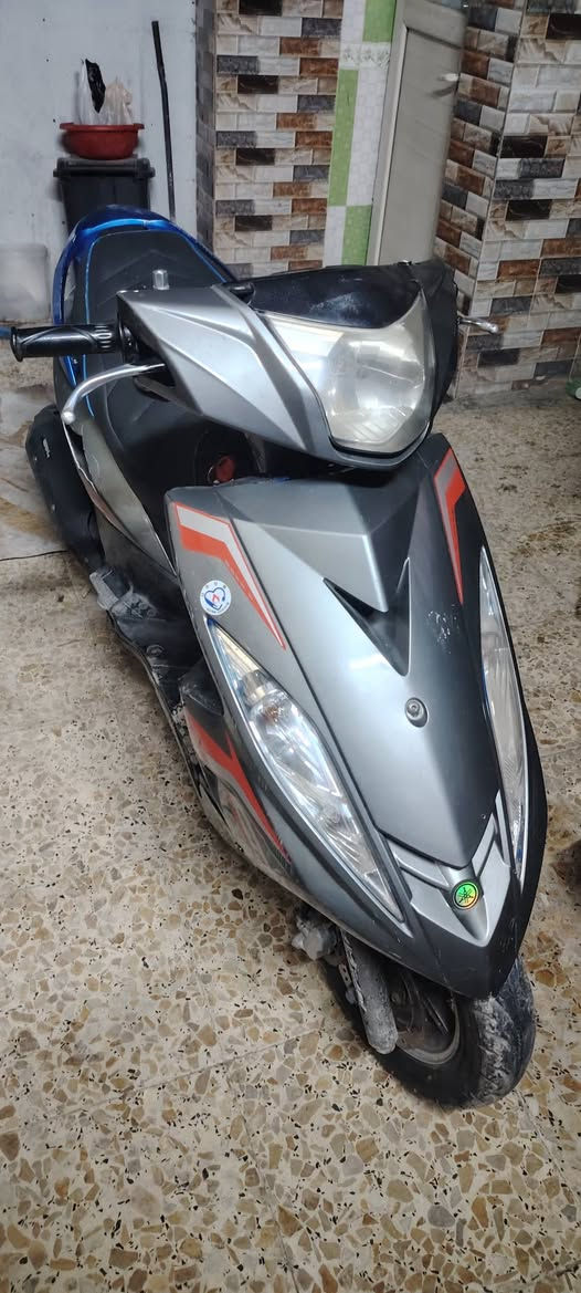 سلام عليكم دراجه جيتي ار للبيع دراجه مكينه ما مفتوحه كهرباءيات شغاله دراجه شلعه معدل مكاني ام الكبر السعر ٦٥٠وبيها مجال رقم الهاتف ***********
