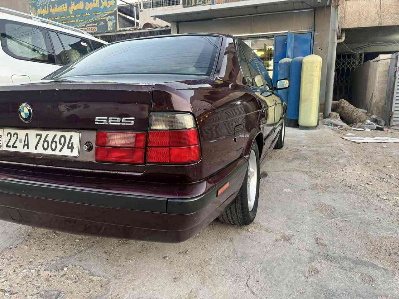 السلام عليكم اخوان بي ام للبيع موديل 1991 حجم 525  مكينه مسكر كبس  اوتوماتيك كير كفاله مكينه كفاله سياره صبغ عام جماليه بدون ضرر بدون ضربه تبريد شغال كهربائيات كلها شغاله رقم اربيل  السعر65  مكاني بغدادد
***********
