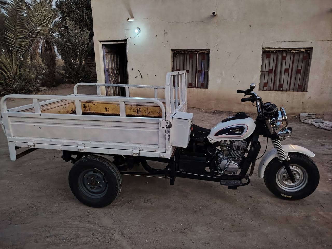 سلام عليكم ستوته دايون للبيع ستوته كامله خير من الله مفتوحه فقط بوشه او بستم مبي شي بس بدلته  مكفوله كفاله عامه اوراق اصولي السعر مليون 400او بيها مجال للشراي عنوان ناصريه سوق شيوخ رقم ***********
