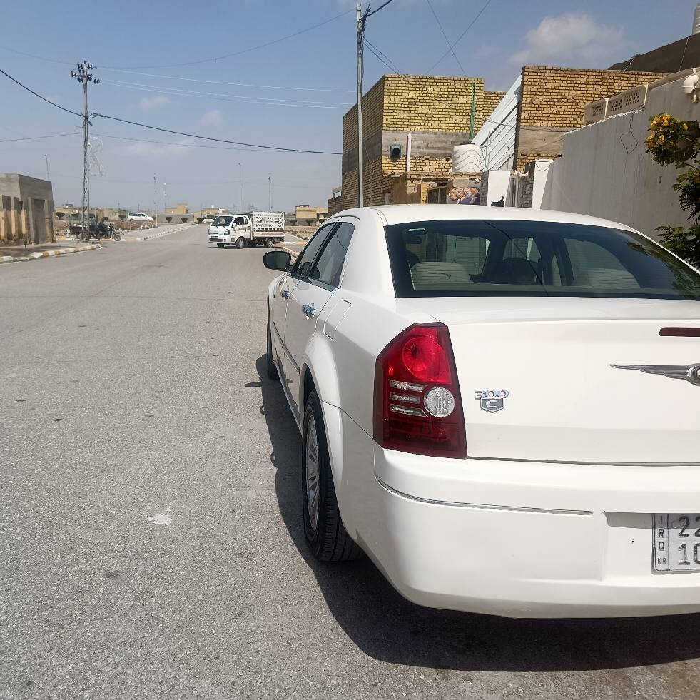 السلام عليكم
اوباما 2008 اصل. 
وارد كندي
بدون تبديل ولاضربه
 بيه جاملغ الامامي بارد وصبغ والجاملغ الثاني بي صبغ 
مكينه 3 ونص اصل
تبريد قطعتين ثاج والتدفئه شغاله
تخم تاير جديد توني عمره شهرين
دواخل عسلي
حداديه جديده 
السياره ماناقصها شي 
رقم اربيل راعيها يريد تحويل 
لايت يخبل عالي وناصي اصفر
السياره غرفتها كلش كلش جديده ومامشتغله ع الخط 
السياره احلى من الصور اصفاحها موس
سعره  120وبيه مجال
بالعافيه ع الي ياخذه
 ***********
‏‪***********‬‏
المكان كوت الهوره دهل اوران, واسط
