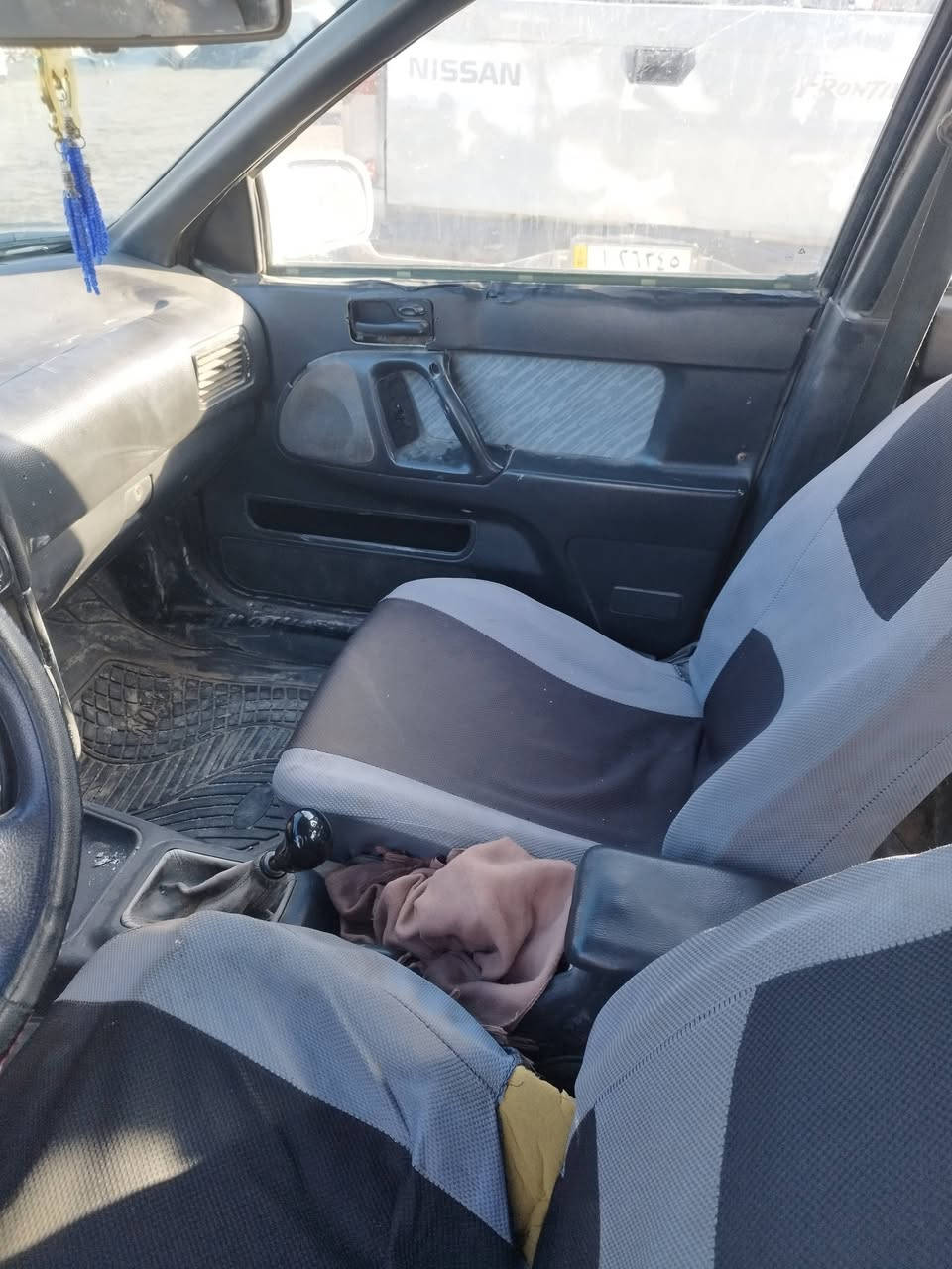 اخوان سلام عليكم النتره دمعه للبيع موديل94 رقم بغداد تحويل مباشر مصبوغه عام كير عادي مكينه كايمه لاطخه ولا ضربه كهربائيات شغاله لايت زنون سنويه لل 27 يلا تسقط السعر  27وبيهه مجال السياره حاليا بلكوت لاستفسار هاذه رقمي ***********
