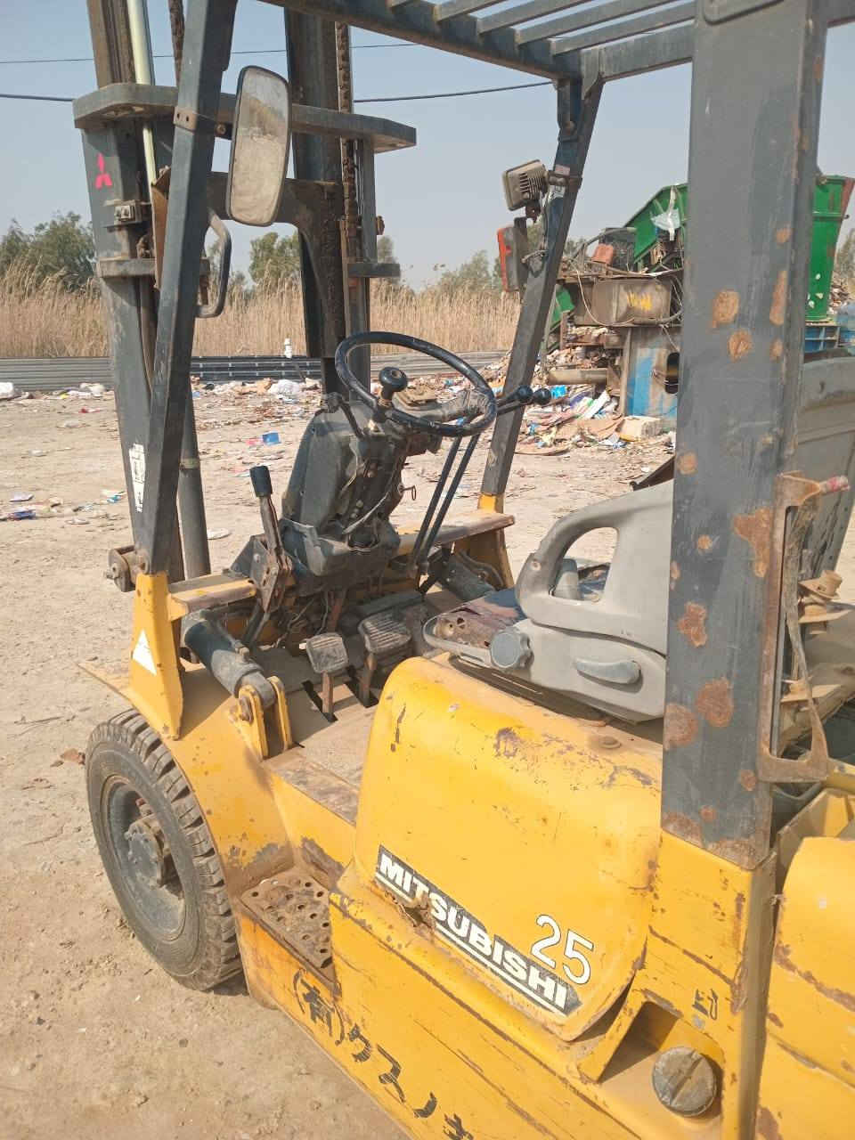 للبيع  رافعه  مسيوبوشي موديل ٢٠٠٢ مكفوله كفاله عامه من مكينه لاصرف وبخار تخم تاير صدر جديد علمآ ان الاليه جاهزه للعمل من كل النواحي وسعرها ٤٢ ورقه  واي استفسار ***********   مكانها بغداد
