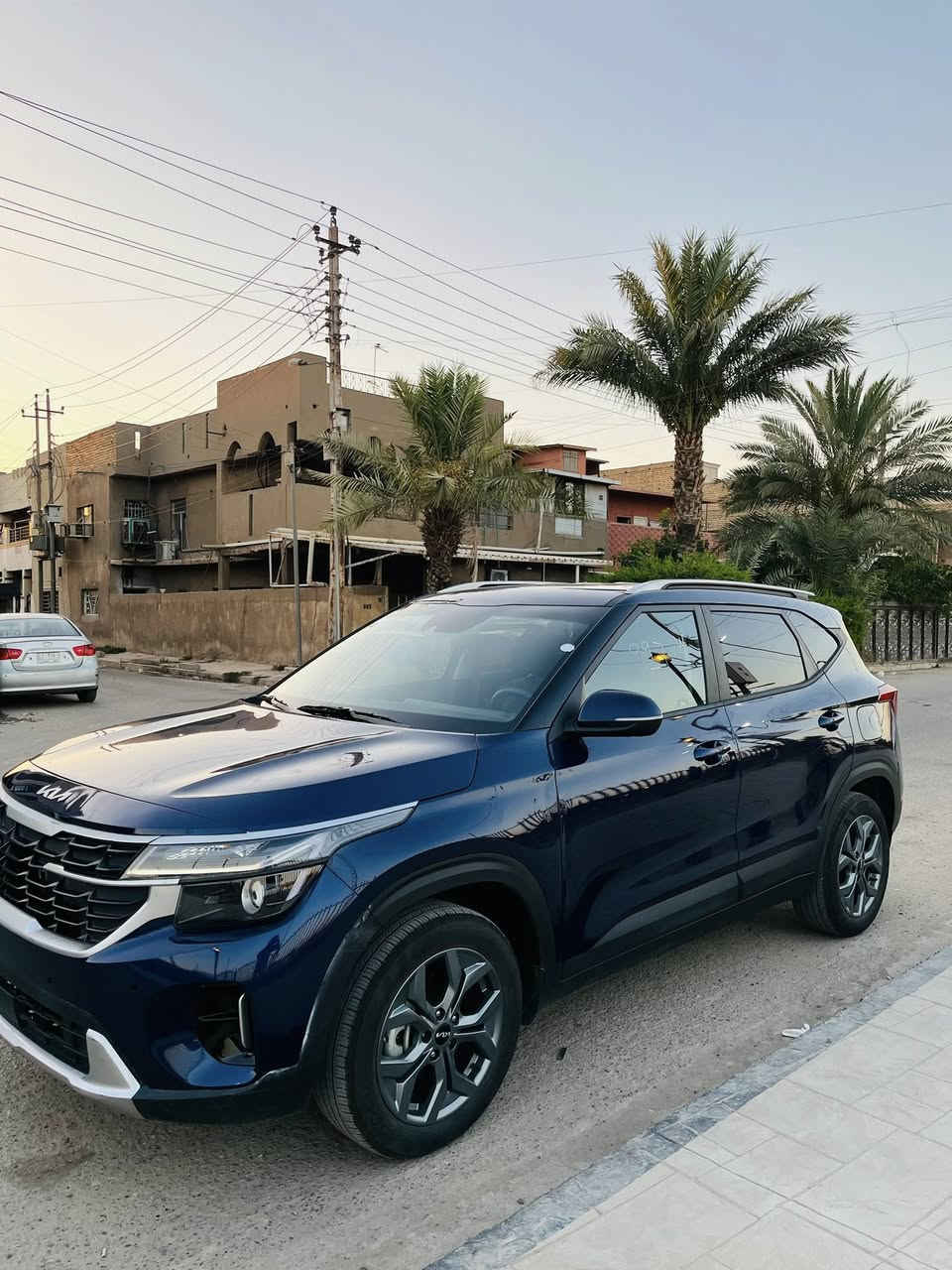 السلام عليكم
للبيع فقط اعتذر عن المراوس
      كيا سيلتوس موديل 25 
دخول جديد منفيست باسمي تحويل مباشر 
مواصفاتهة
LX
((حادث السيارة بونيد فقط الباقي كفالة عامة ايرباك دركة فقط تبريد كير محرك شركة شرط ع الفحص ))
محرك 2000 دوش ماشيا شي قليل اخت الزيرو 4000 مايل .
رادارات أمامي وخلفي وجانبي نقطة عمياء وأشاير بالمري.
ويلكب كروم ويل 18 .
كيجات ديجيتال.
شاشة تدعم كار بلي.
فول تحكم استيرن.
جام اوتو.
لدات نهاري أمامي وخلفي .
كشنات مخمل تدفئة استيرن و كشنات.
اوتو ستوب.
فور ويل.
تحديد مسار قيادة ذاتية .
وباقي المواصفات معروفة.
مكان السيارة بغداد حي العامل 
السعر ب ((142)) وبيه مجال بسيط للشراي 
للاستفسار الاتصال على الرقم التالي 
***********
