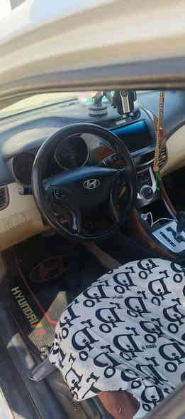 السلام عليكم النترا موديل 2011 سيارة خليجي محرك ١٨٠٠  سونارها موجود بالصور سيارة عليه ادامه كامله للمحرك بلكات اصلية سعرهن ٧٥ الف باتري جديد زوج تايراات كهربائات شغاله تحكم استيرن   دهن جديد مصارلة اسبوع وباقي المواصفات المعروفه . 
سعر ١٠٠ بي مجال بسيط حك الجيه. 
وات ساب ***********
