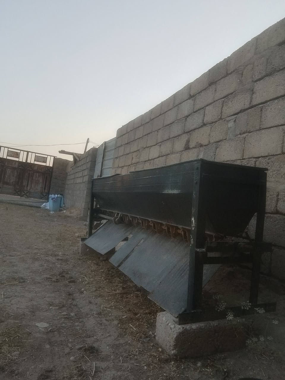 بذاره للبيع 
نضيفه جداً السفايف جديد ولا واحد نقص كله كامل السعر   550 الف.  او بي مجال شويه 
العنوان. محافظة نينوى بعشقه قريه عمر قابجي 
التواصل على الرقم   ***********    متواجد عله الفيس
