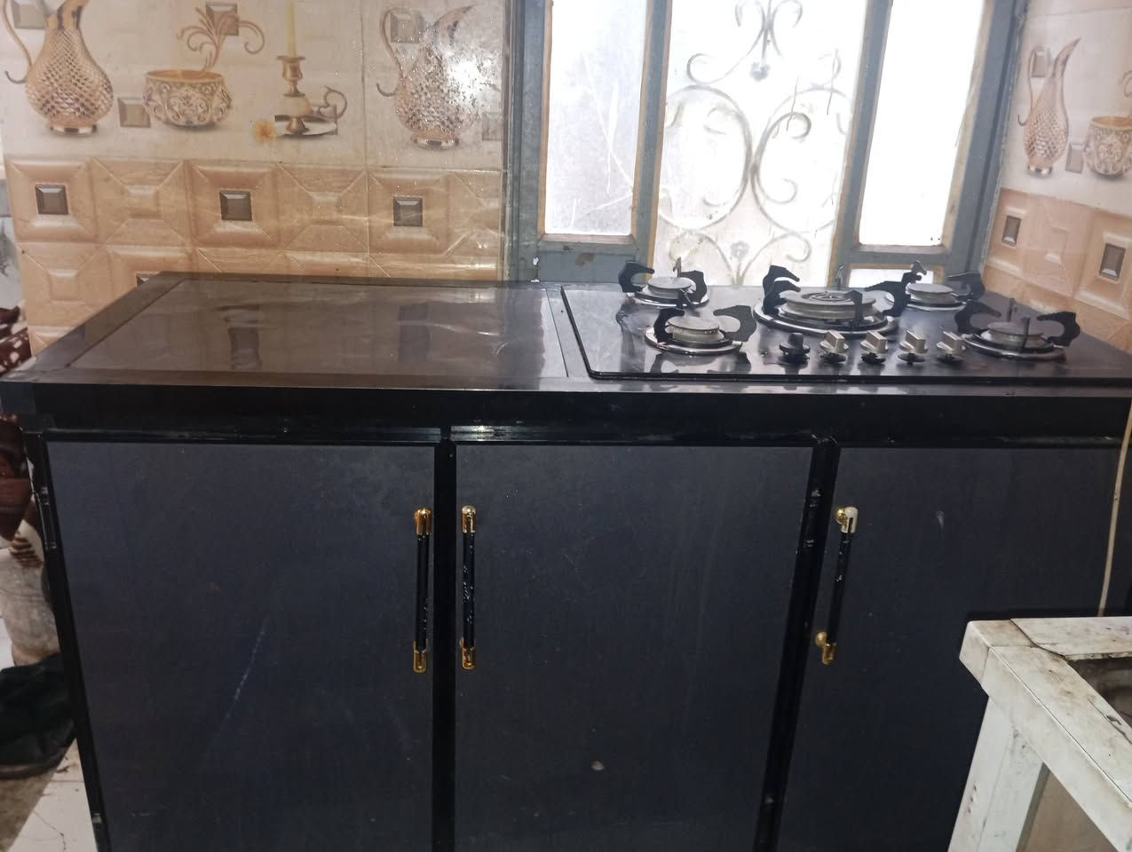 سلام عليكم كاونتر وطباخ تركي نظيف طباخ يشتغل كلشي مابي اريدهه البيع سبب مكان صغير اريدهه بسعر 175بي مجال مكاني البراكيه شارع معمل مقابيل مجمع الذهب التواصل الاستفسار علئ رقم  *********** بي واتساب لبيع مستعجل @إشارة

