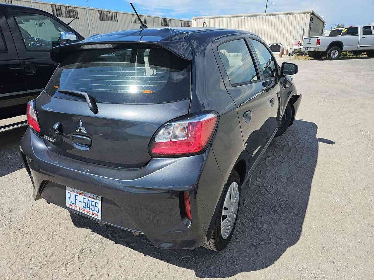 ميتسوبيشي ميراج 2024
شغالة ماشية 
السعر 52 بكلفة شرائها 
كمركها 27 
المكان الناقل الفضي 18 شمال الحرة الزرقاء الاردن 
مزاد سامراء المركزي 
رقم الهاتف والواتس ***********
