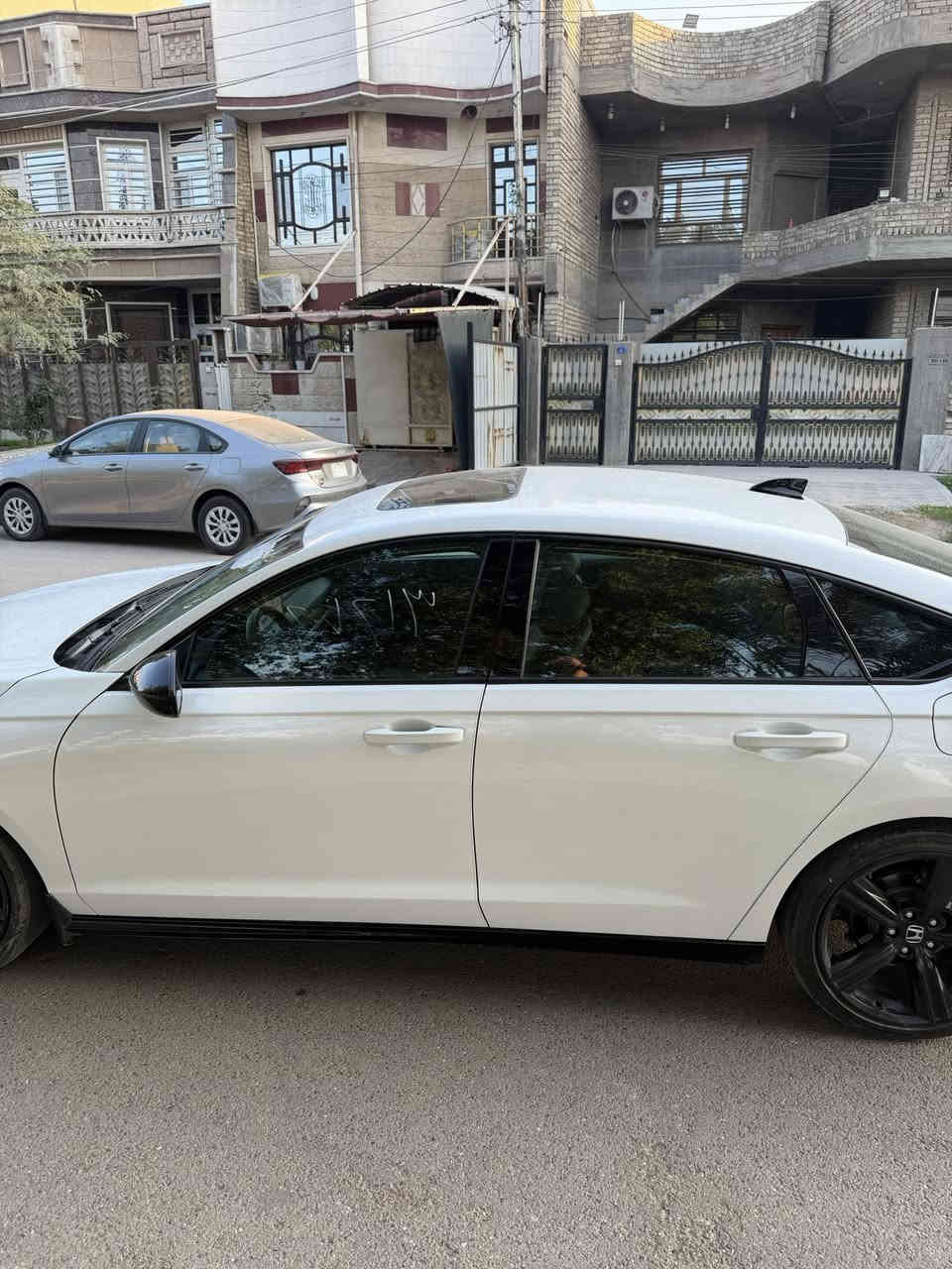 ‎للبيع هوندا اكورد هايبرد موديل 2024
فئه sport فول مواصفات:- مكينه 2000 هايبرد بصمه/بصمه ابواب/فتحه سقف /
رادارات اماميه وخلفيه وجانبيه /كراسي كهرباء /تشغيل عن بعد /شاشه كبيره/كامره دواره/فول تحكم ستيرن/تحديد مسار/اوتو هولد/سايد بريك بصمه/كار بلي وبعد هوايه مواصفات
وارد امريكي بدون صبغ وبدون تبديل فقط بارد فقط 
السعر 207 ورقه ورقه وبي مجال
تحويل ثاني يوم 
مكاني السياره بغداد حي الخضراء 
***********
