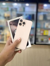 ايفون 16 برو ماكس • ٢٥٦ • بطاريه ٩٣