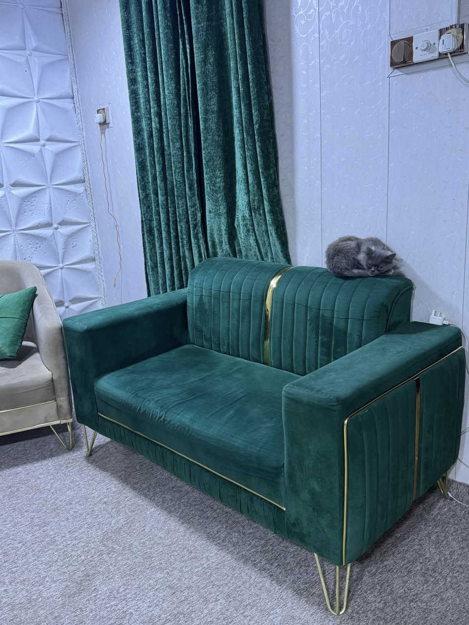 تخم 10 مقاعد
نظيف بس يحتاج تنظيف بسيط 
السعر 400 الف


**إذا كنت صاحب هذا الإعلان وتريد حذفه لأي سبب، رجاءا أرسل رسالة إلى الدعم الفني**