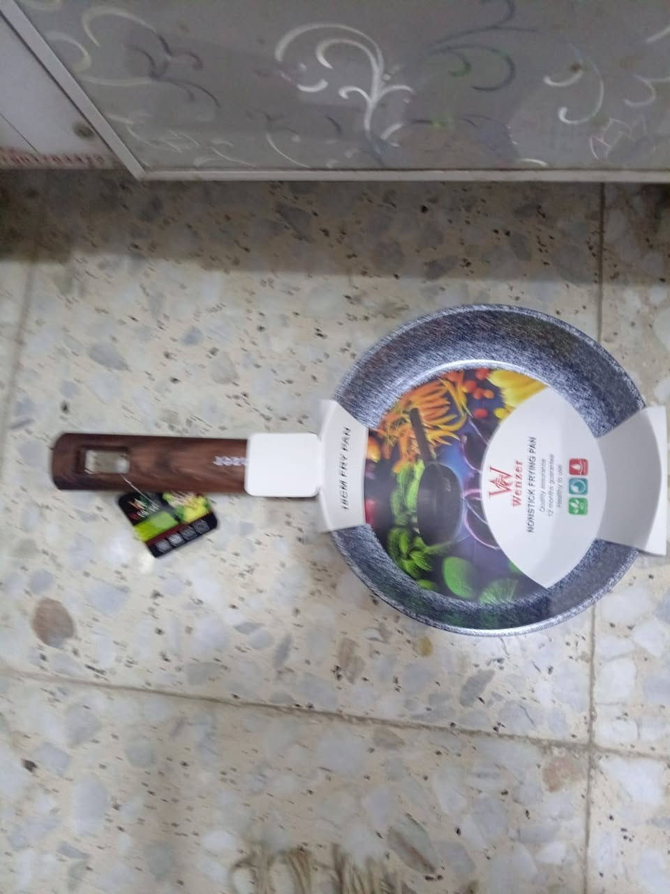 السلام عليكم طباخ منضدي خمس عيون اخو  جديد الاصلي بل كارتون سعره 40 آلف  ول درزن تبسي الاصلي السعر 25 الف ول طاوه 7 آلف العنوان شارع الوكفه قرب صيدليه لمى البديري للاتصال على الرقم ***********
