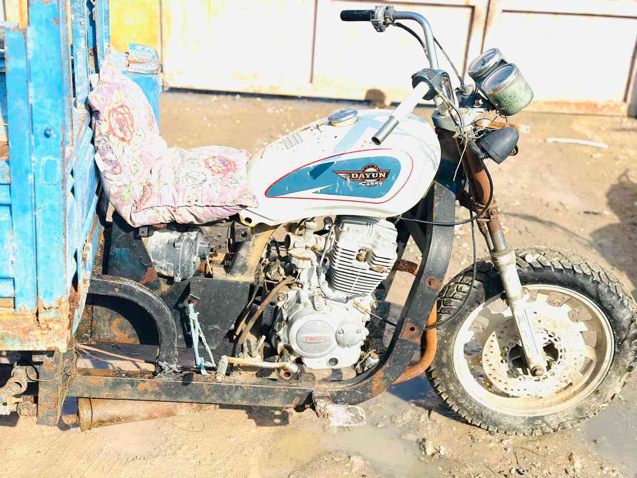 ستوتة لبيع وراق صولي مكينة 24
مكان قلعة سكر ***********
