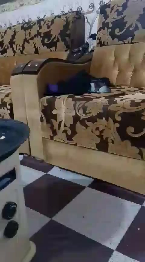 السلام عليكم 
السعر 150 ألف قفل بيع مستعجل
للبيع
تخم قوي ونضيف 
ثنين كبار ووحده وسط 
وثنين صغار 
العنوان 
البصرة - خمسة ميل حي طارق 
للأستفسار أكثر خاص


**إذا كنت صاحب هذا الإعلان وتريد حذفه لأي سبب، رجاءا أرسل رسالة إلى الدعم الفني**