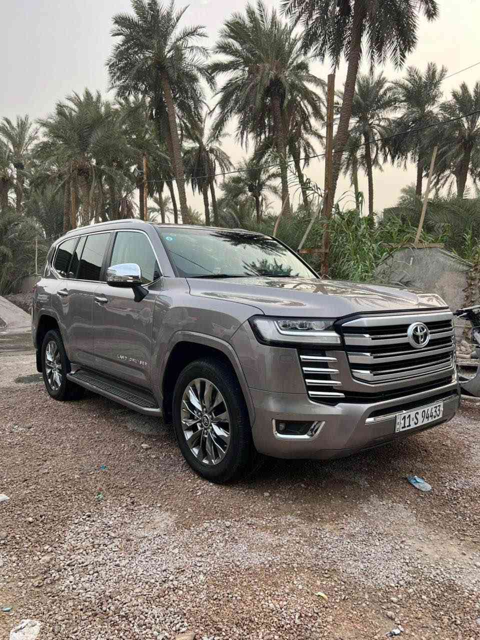 لاندكروز ٢٠٢٣ vx توربو ماشية ١٠١ الف كيلو 
وكالة ساز 
مكانها السماوة 
*********** السماوا, المثنى
