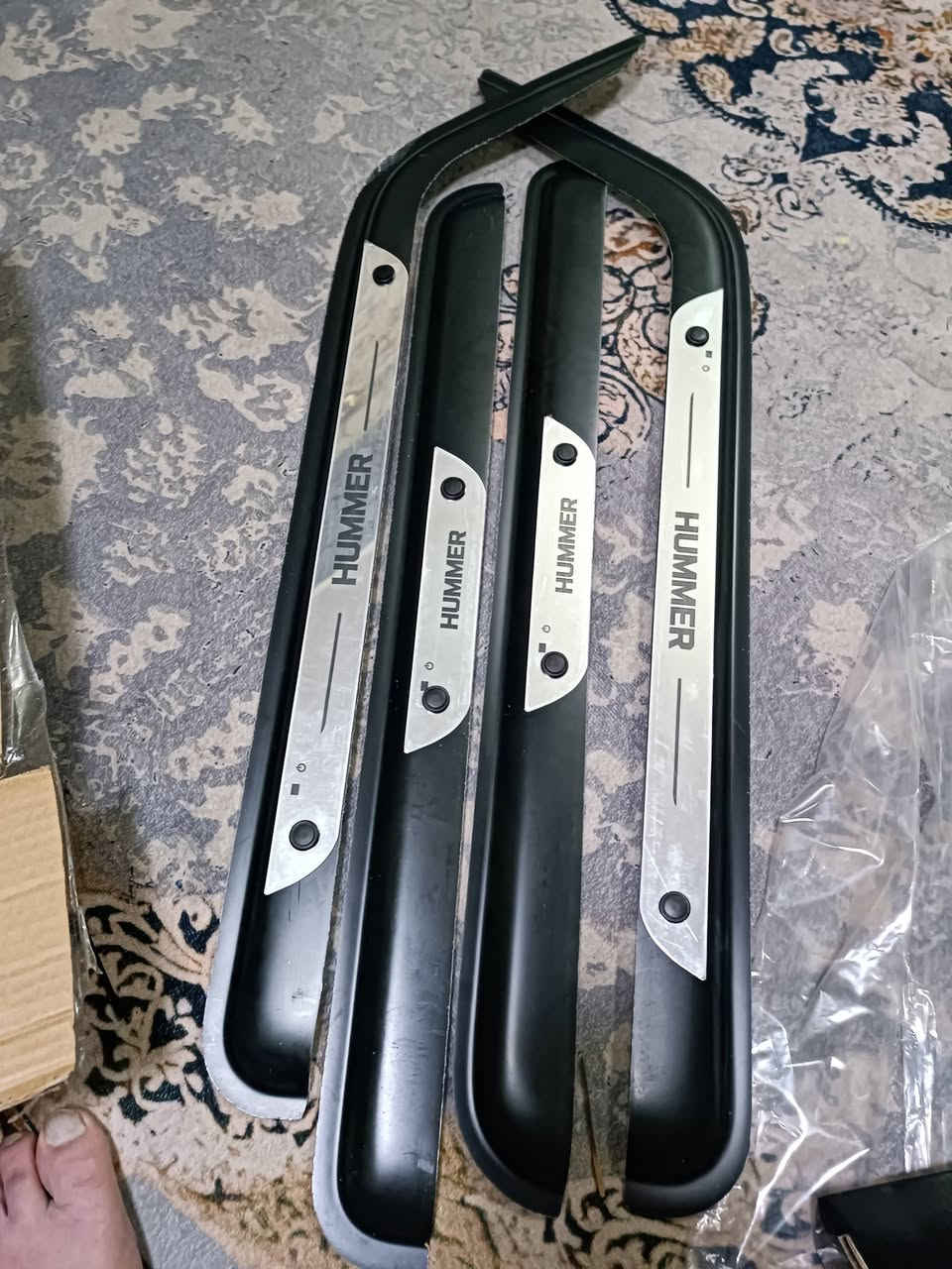 مطريات همر H2
مطريات همر H3 
تحمل علامة همر 
لطش مو الي تكعد بالكنر النوع الطويل الي يغطي الباب باكملها


**إذا كنت صاحب هذا الإعلان وتريد حذفه لأي سبب، رجاءا أرسل رسالة إلى الدعم الفني**