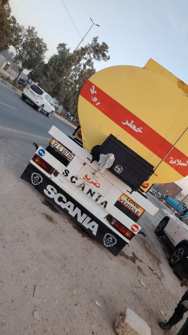 سلام عليكم أسكانيه 2009 كفاله
حجم المكينه420 G
كير عادي  3X3G
سنويه جديده تحويل مباشر
شهاده التكيال
تصريح أمني 
جي بي اس
جاهزه من كلشي
تواصل على رقم ***********
