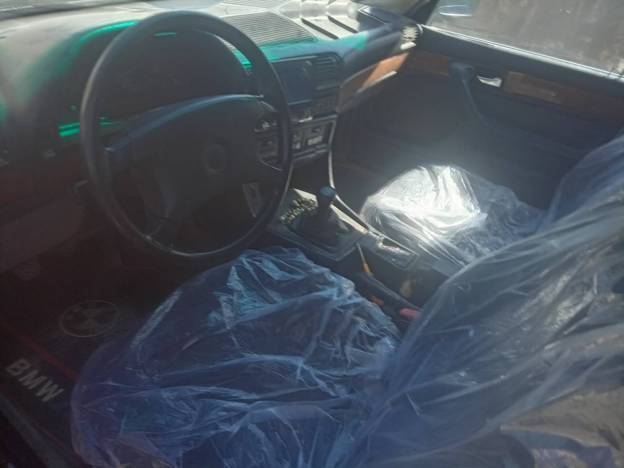 بي ام 735موديل ١٩٩١
كير عادي مكينه جديده وكير توني مسوي كله جديد بيدي مشتغله
سياره مال جناي كهربائيات كامله والبدي كدامك لون اسود
مكان بابل الهاشميه *********** بيع مستعجل سعر ٣٣
