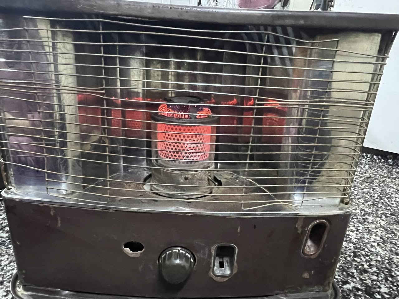 صوبه البيع شرط اي عيب مابيه. سعره 50وبيه مجال
***********
