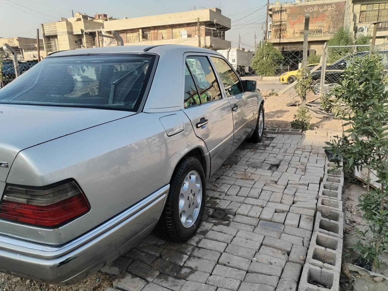 سلام عليكم
مارسدس دب مديل ٨٨محدث ٩١ بيبي شبح مكينه خراطيم ٣٢٠كير ومكينه جدد تخم تاير جديد صدر جديد غرفه جلد جديده كراسي كهرباء  اريل كهرباء برده كهرباء رقم جديد سنويه تحويل مباشر بسمي سياره عنوان بغداد اذا اكو مراوس كمارو ١٥ وجوه راس براس اراوس ***********
